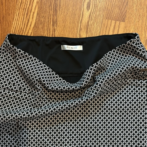 S. C. & CO. Misses Skort Size XL - Picture 2 of 2